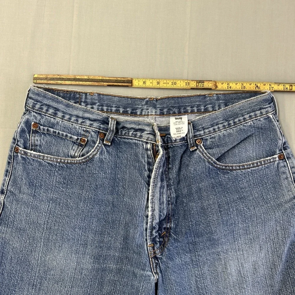 VTG Levi's 550 Jean Shorts Baggy Y2K Distressed Whisker Fade Men's Size 38